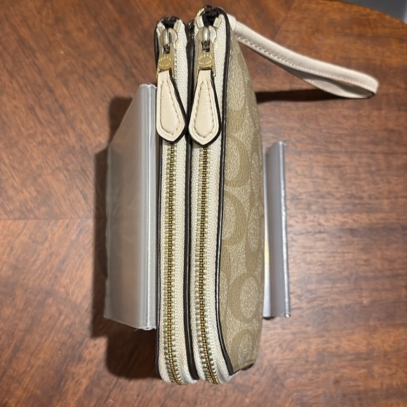 Coach  double zip wristlet  wallet coated canvas  tan/cream, monogram print  GUC - Picture 7 of 12